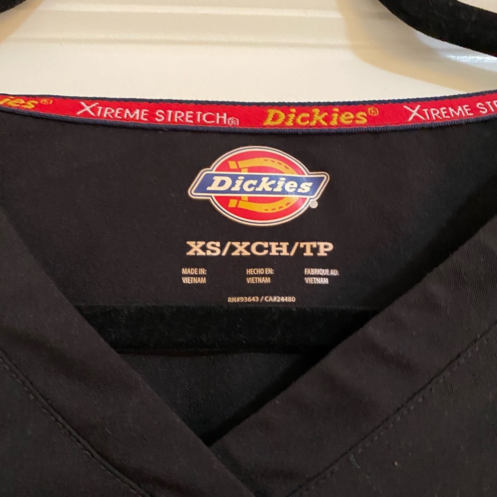 Scrub top - Picture 2 of 2